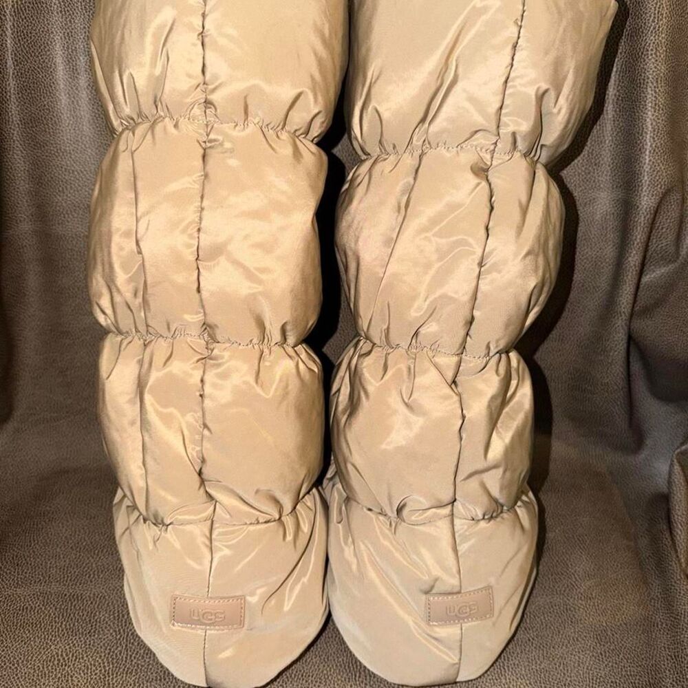 Rare discontinued UGG plushwarmer tall